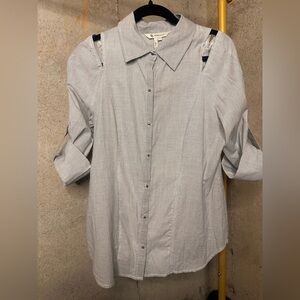 BCBGeneration Cold Shoulder Button Up Shirt Women's Size M Long Sleeve Collar